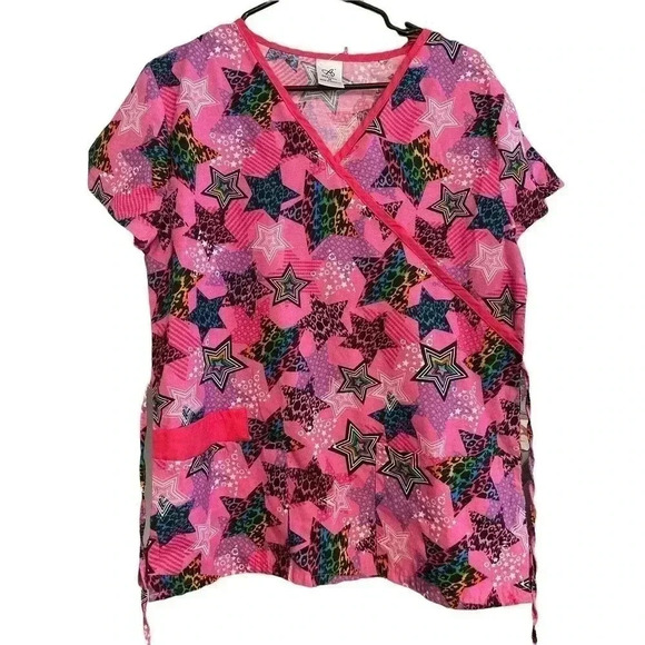SCRUBS SIZE MEDIUM PINKS WITH STARS - Picture 1 of 2
